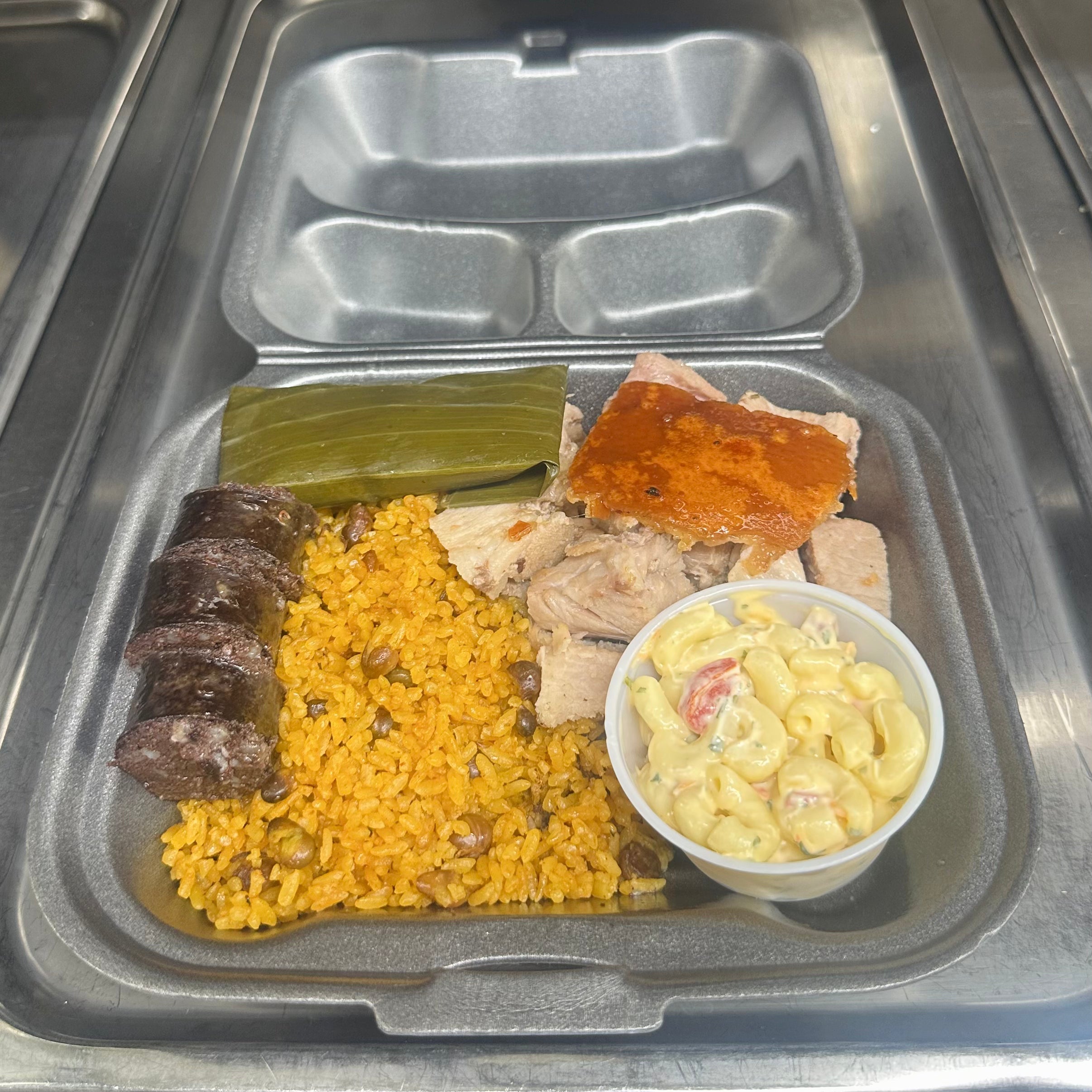 Arroz + Lechón + 3 Complementos